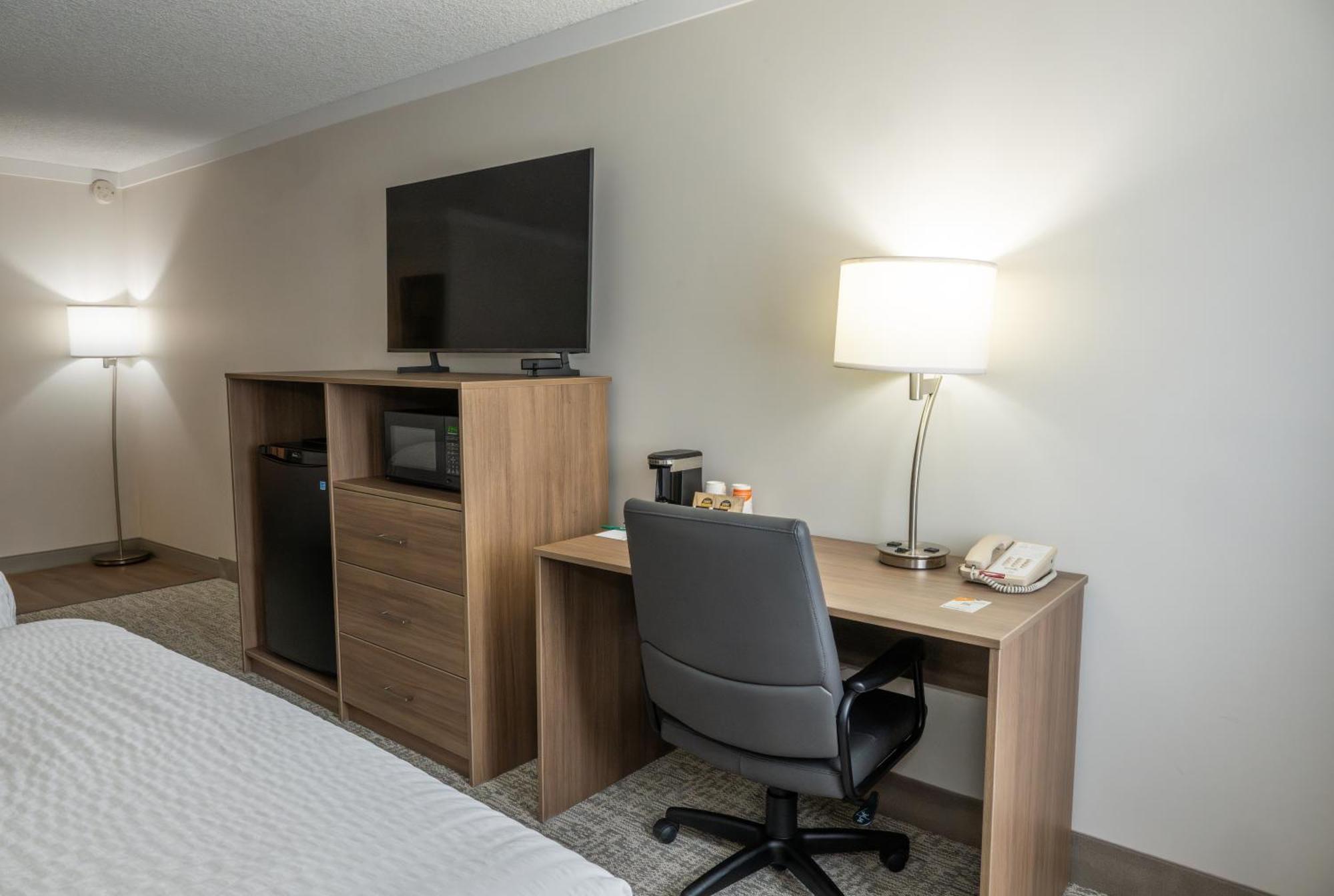 Quality Inn & Suites Whitehorse Exterior foto