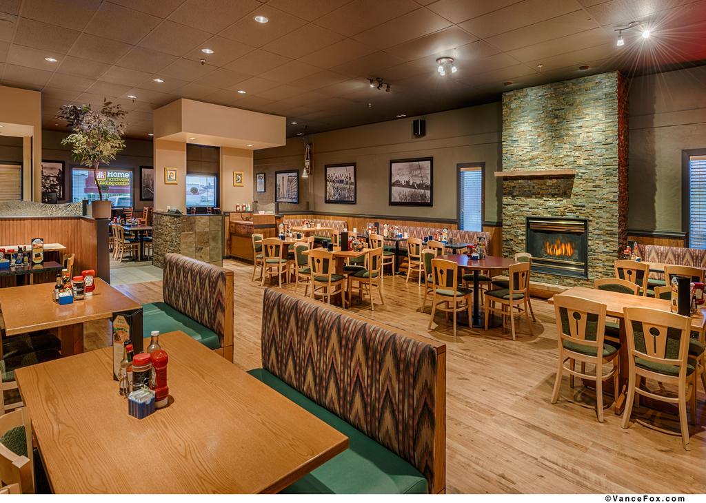 Quality Inn & Suites Whitehorse Exterior foto