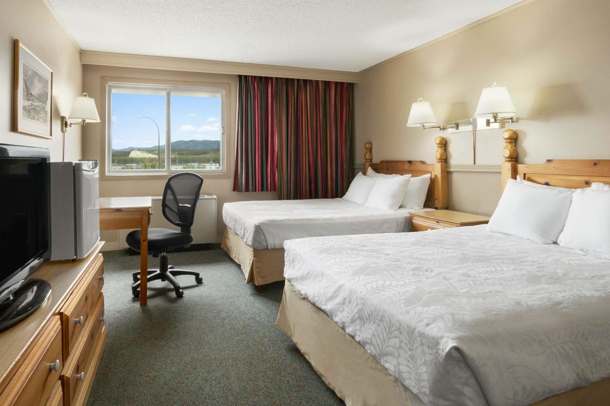 Quality Inn & Suites Whitehorse Exterior foto